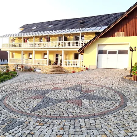 Naturlounge Ferienapartments Ines Und Frank Richter アパート ゼーブニッツ